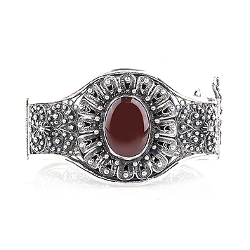 Серебряный браслет с сердоликом