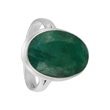 Серебряное кольцо с зеленым корундом